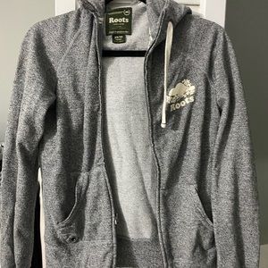 Women’s ROOTS sweater zip up size xs
